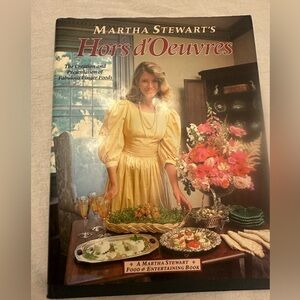 1984 Martha Stewart's Hors d'Oeuvres Cookbook - First Edition